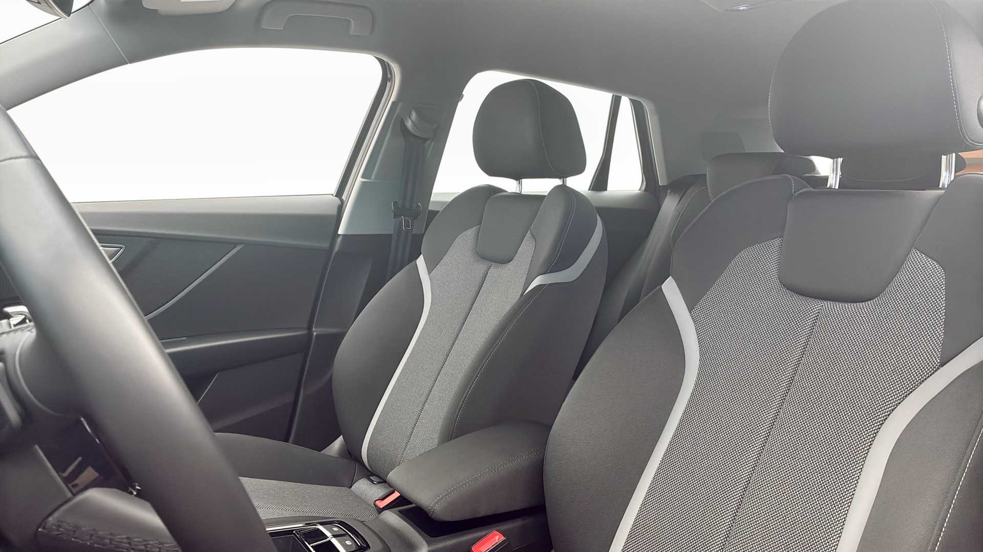 Audi Q2 RCA62W