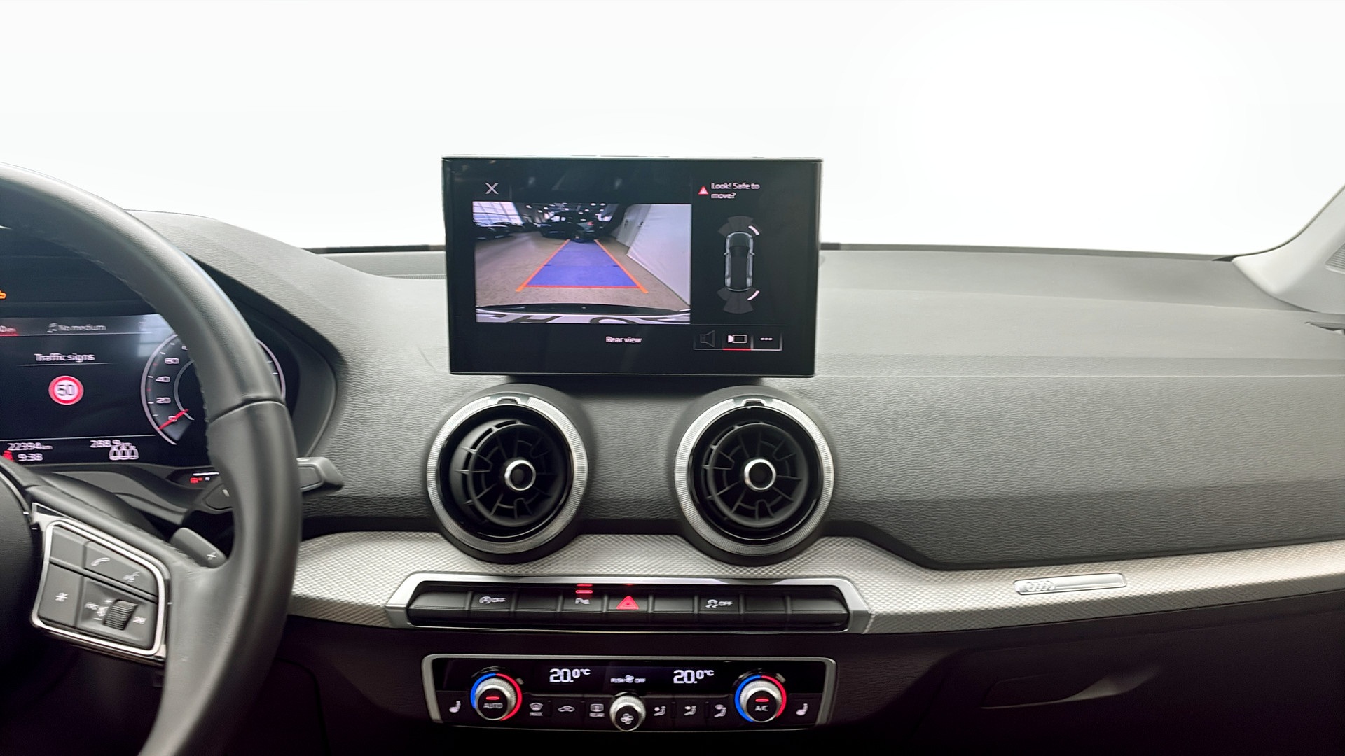 Audi Q2 RCA62W