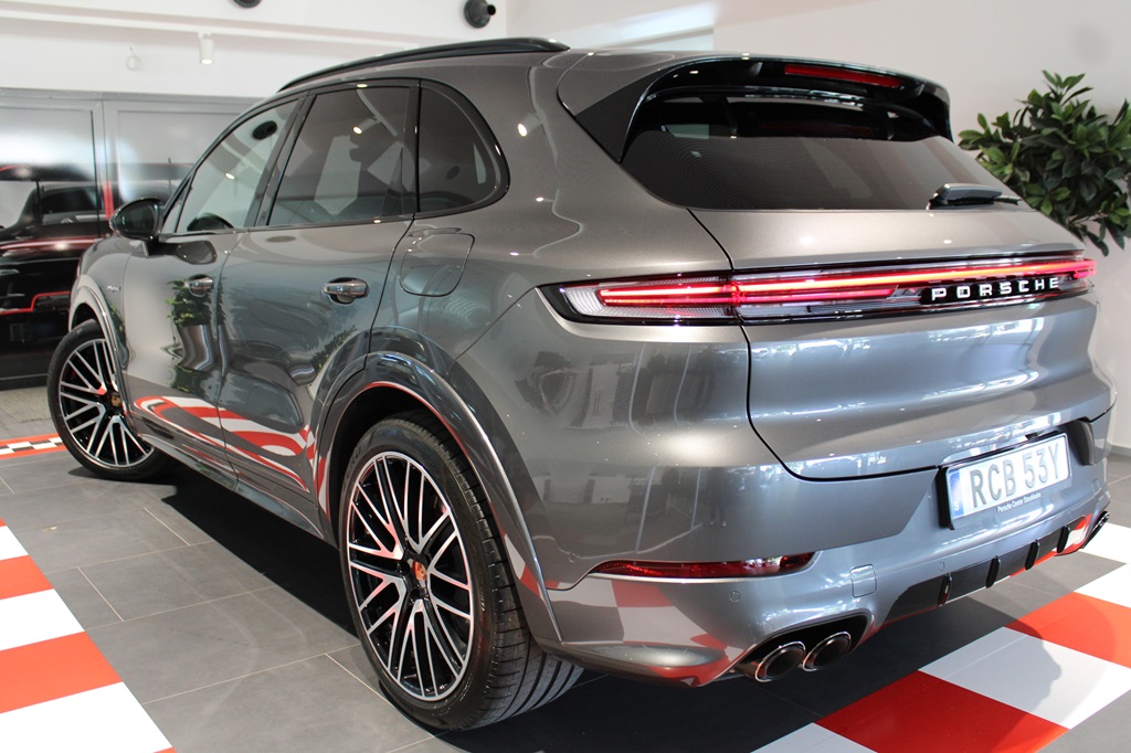 Porsche Cayenne RCB53Y