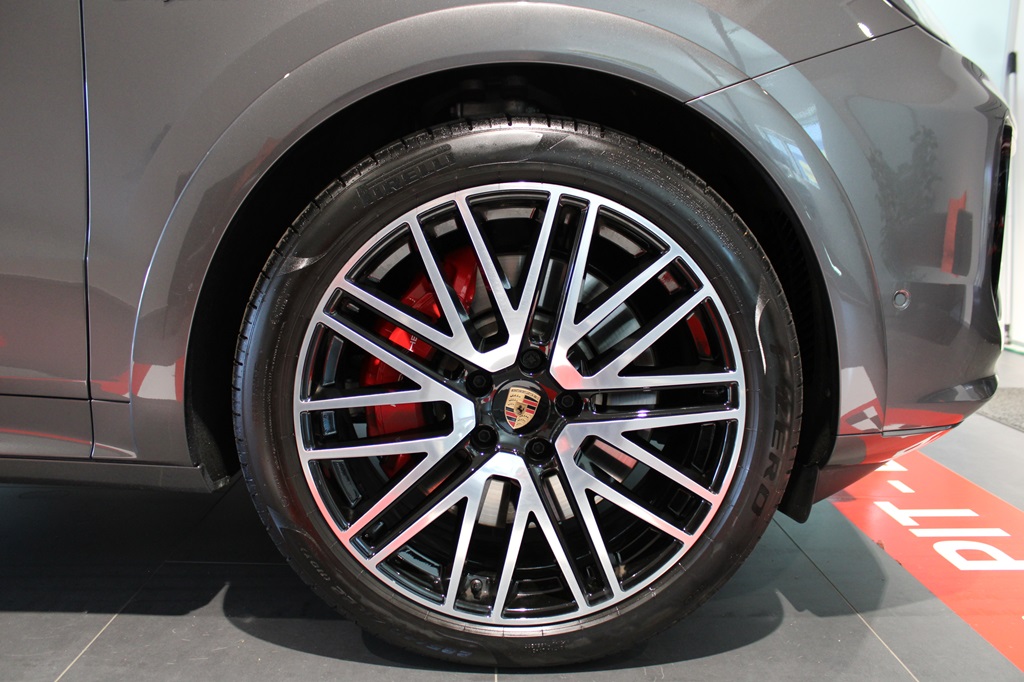 Porsche Cayenne RCB53Y