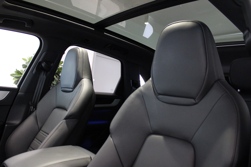 Porsche Cayenne RCB53Y