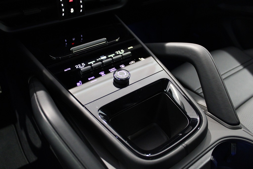 Porsche Cayenne RCB53Y