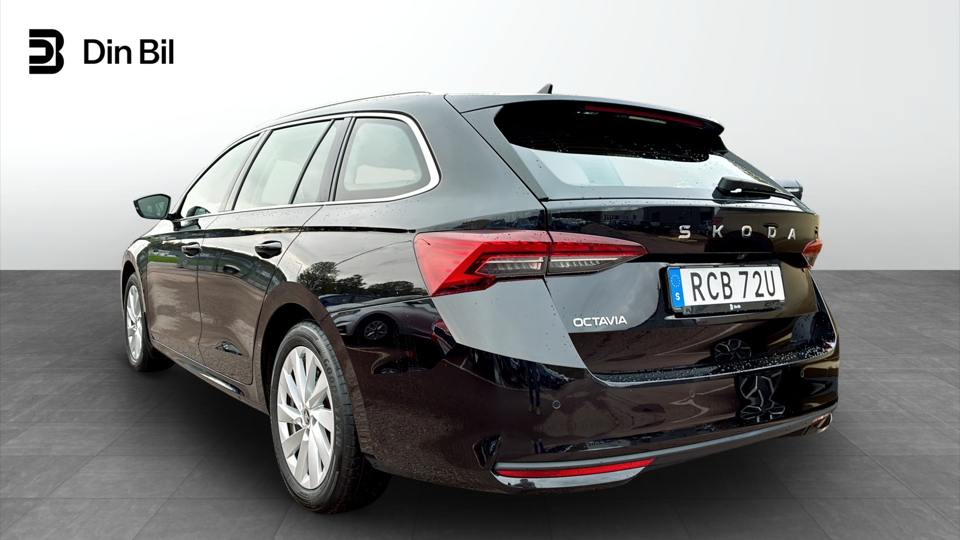 Skoda Octavia Combi RCB72U