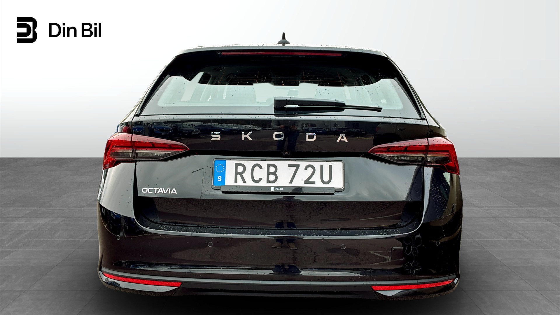 Skoda Octavia Combi RCB72U