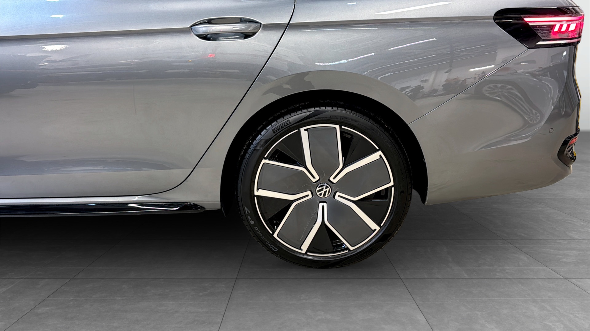 Volkswagen Passat RCC02N