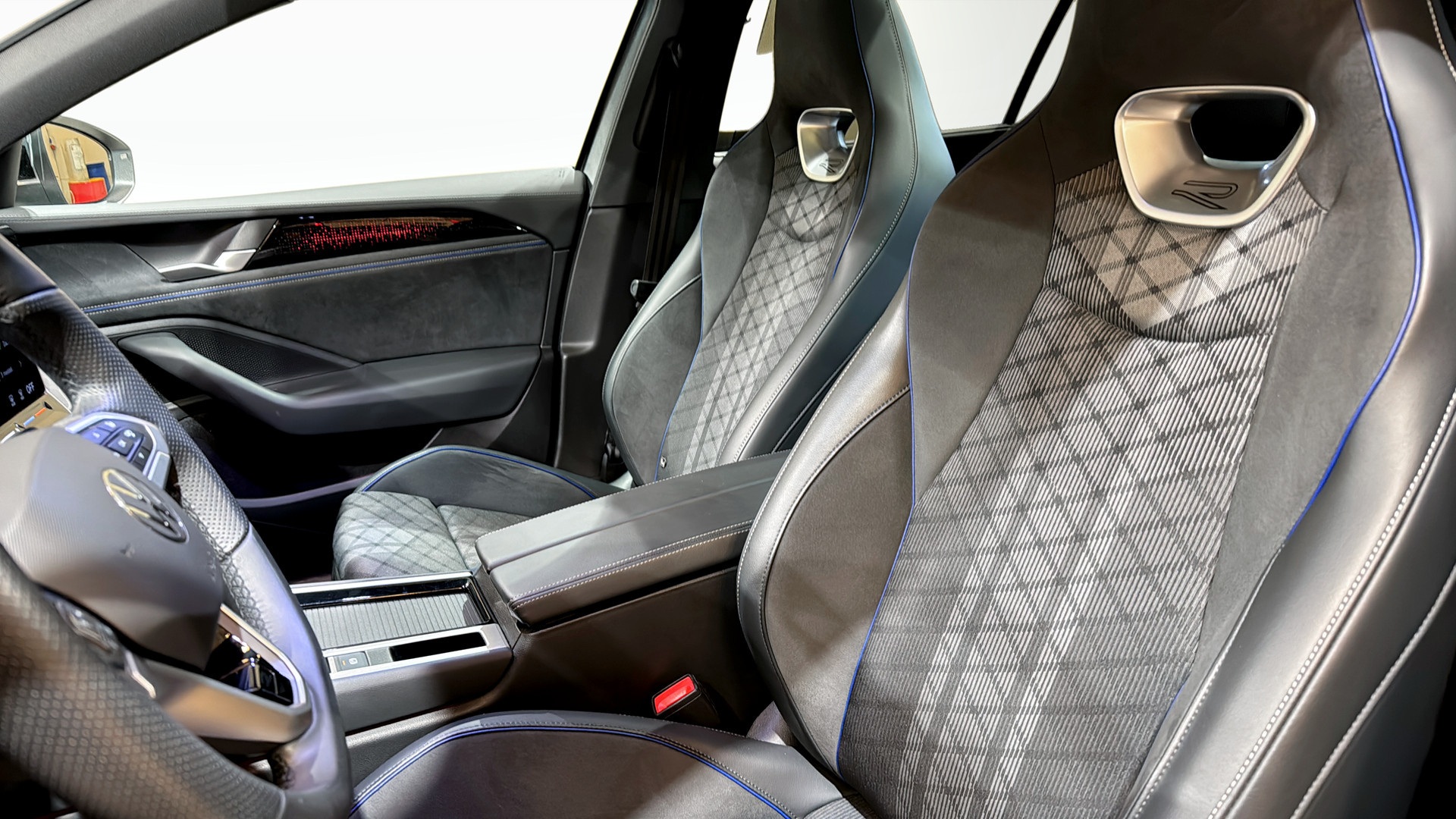 Volkswagen Passat RCC02N