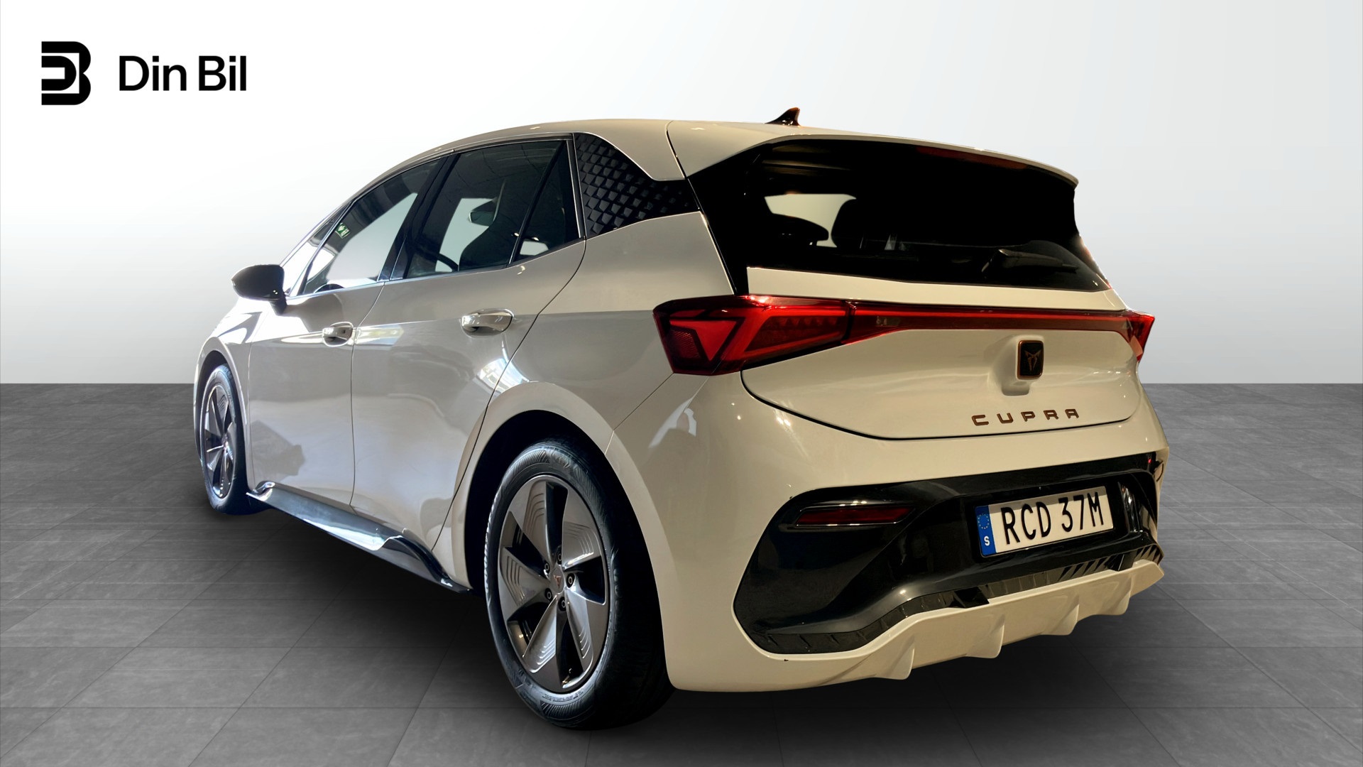 CUPRA Born RCD37M