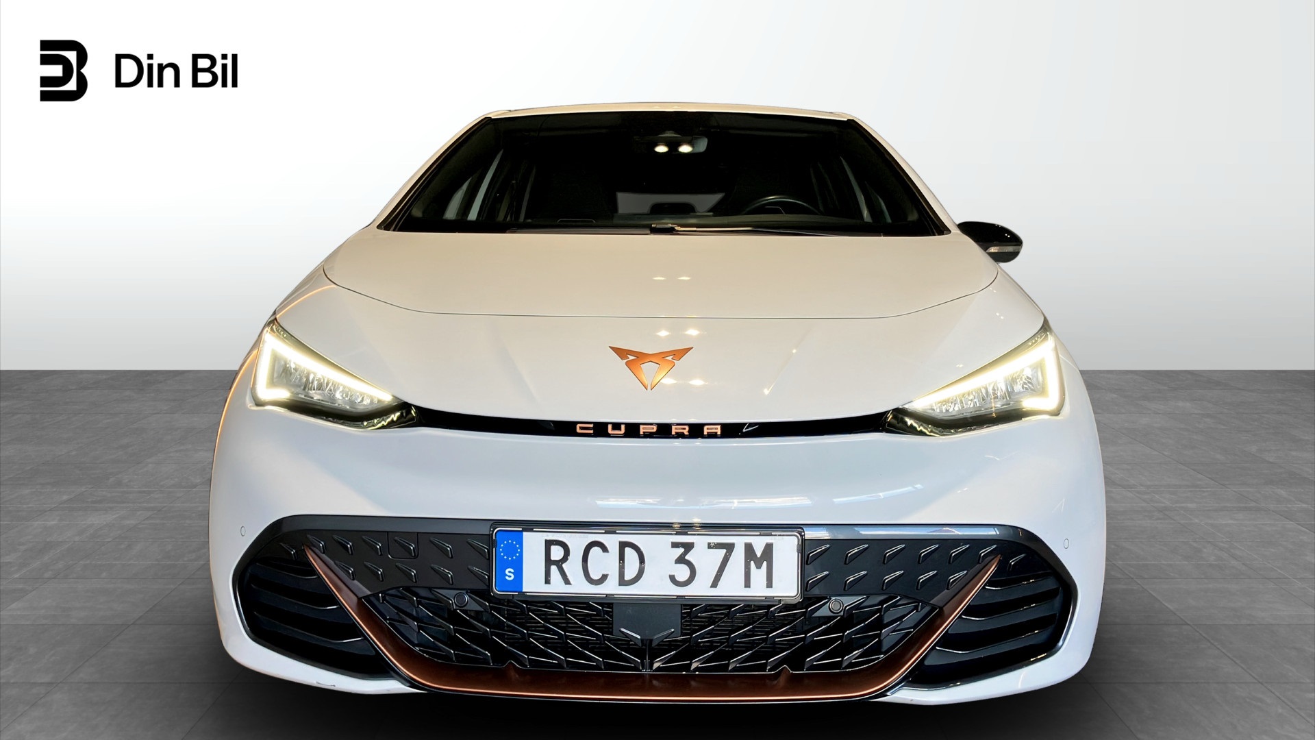 CUPRA Born RCD37M