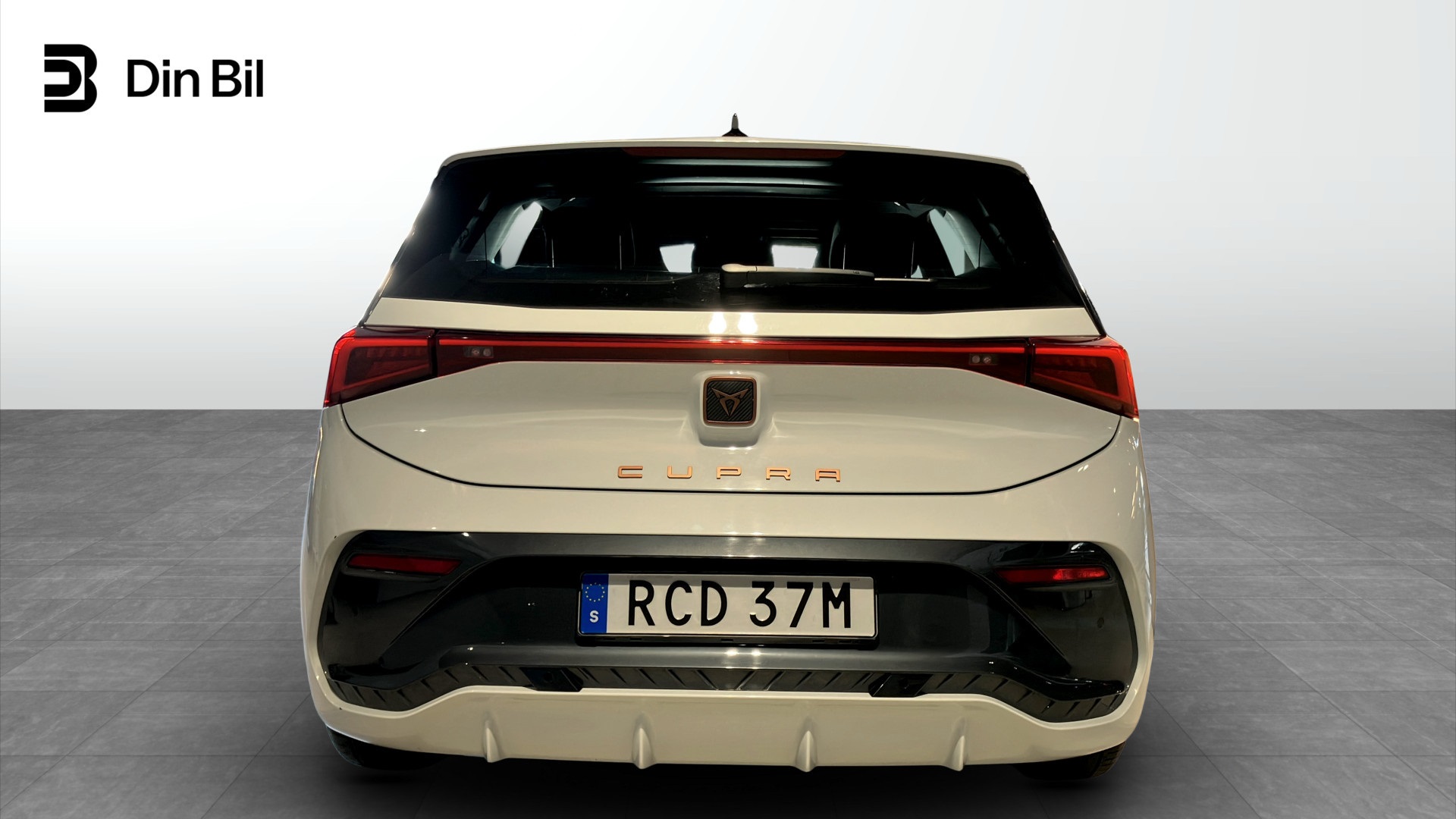 CUPRA Born RCD37M
