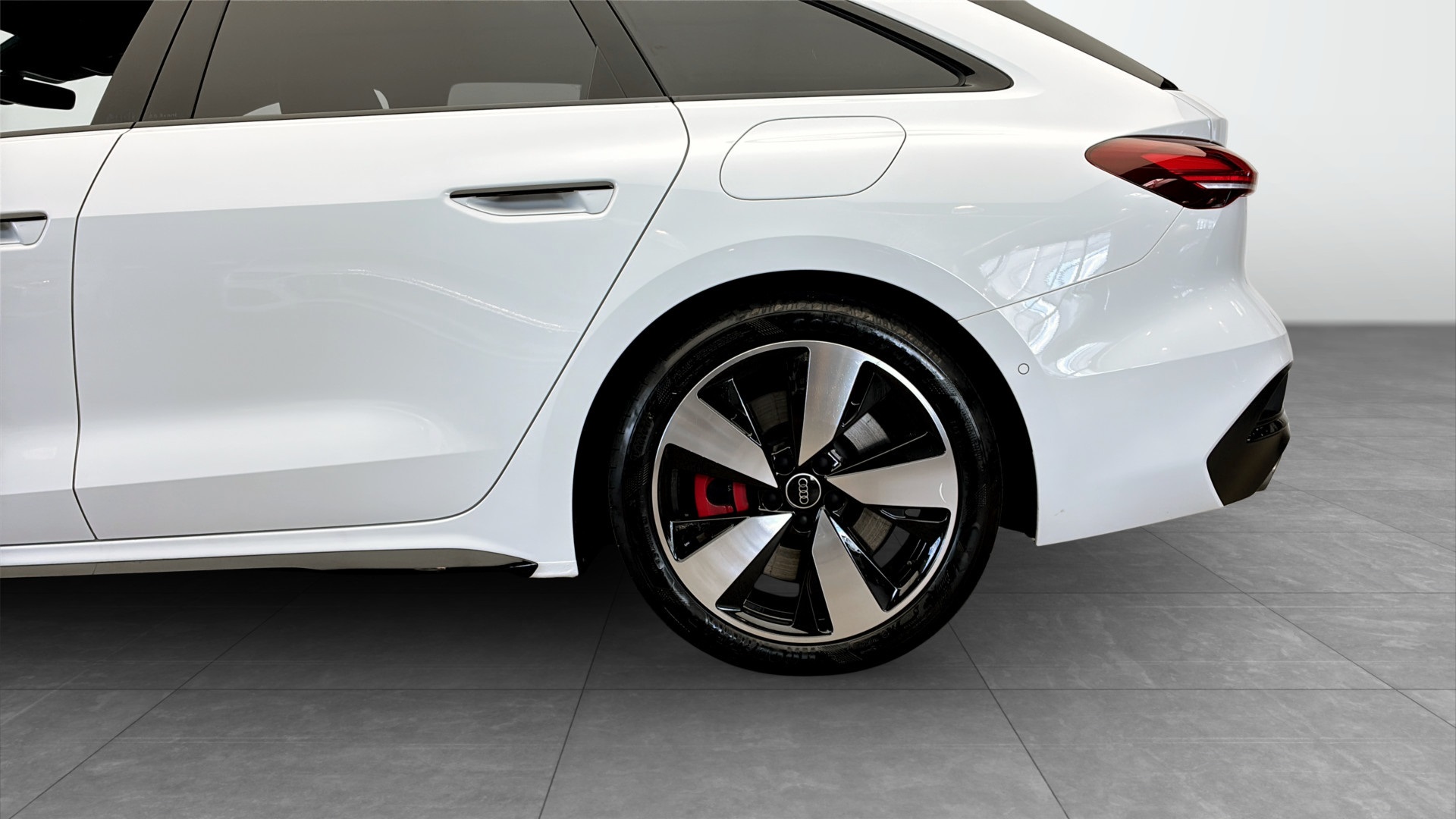 Audi A5 Avant RCD48M