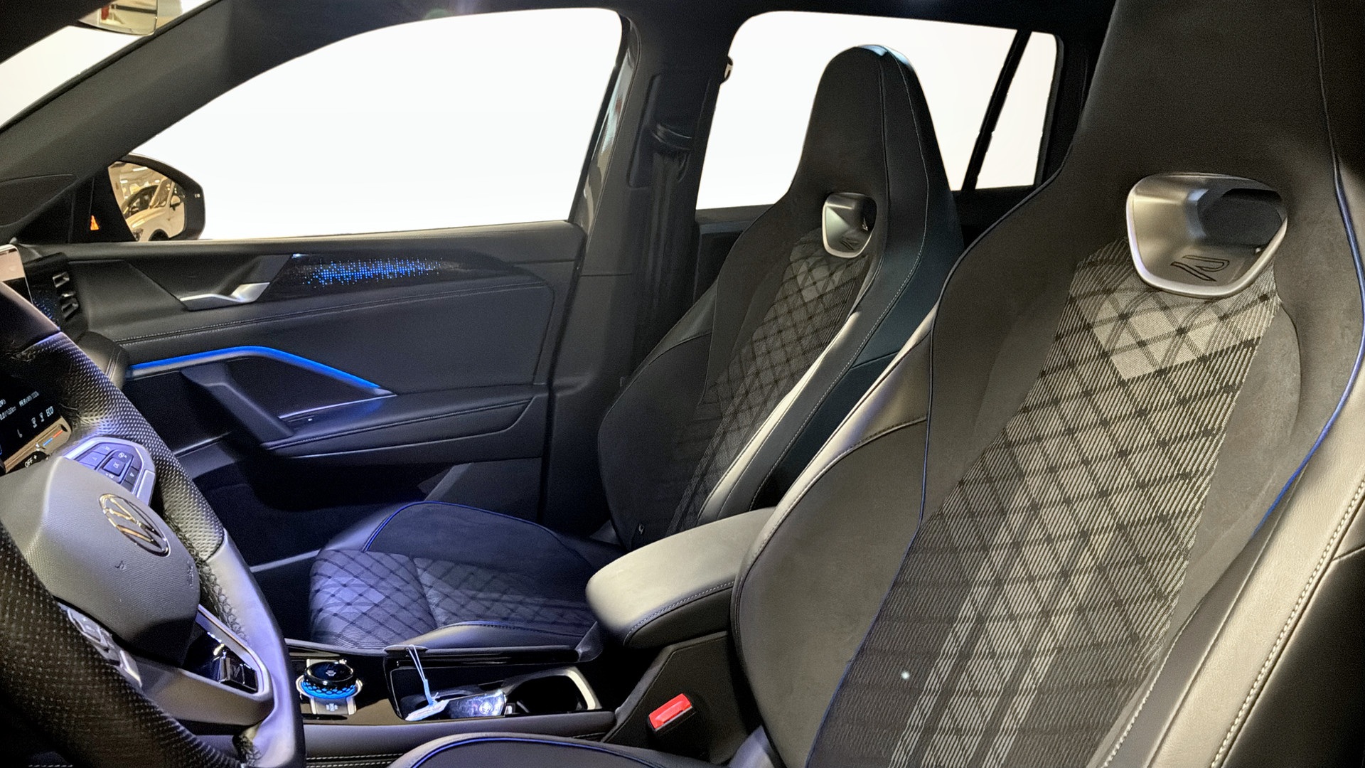 Volkswagen Tiguan RCE41N