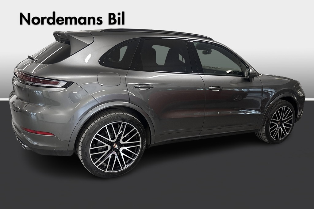 Porsche Cayenne RCF61M