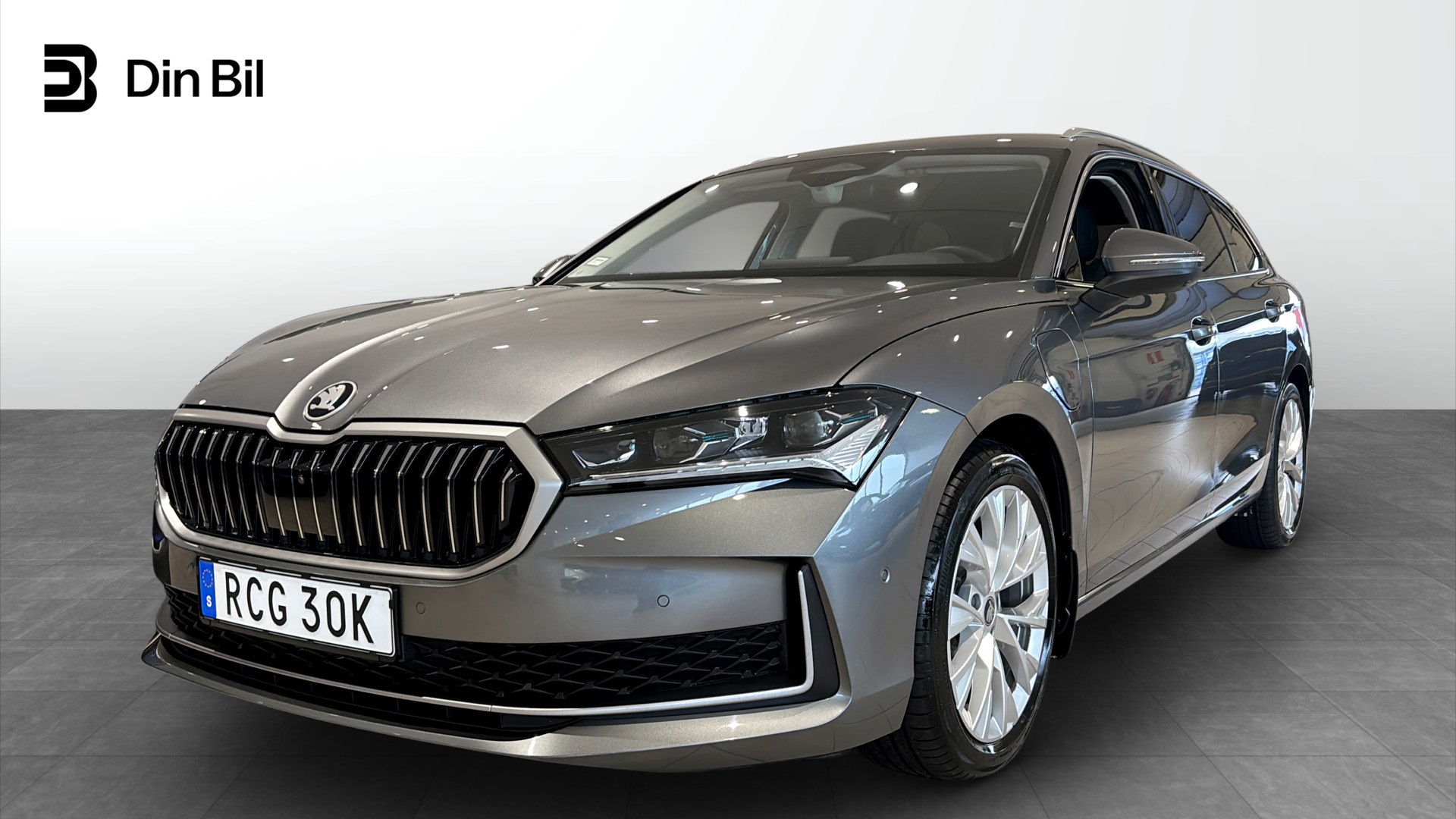 Skoda Superb Combi RCG30K