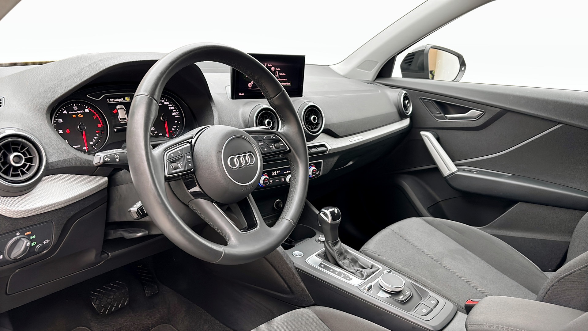 Audi Q2 RCG93P