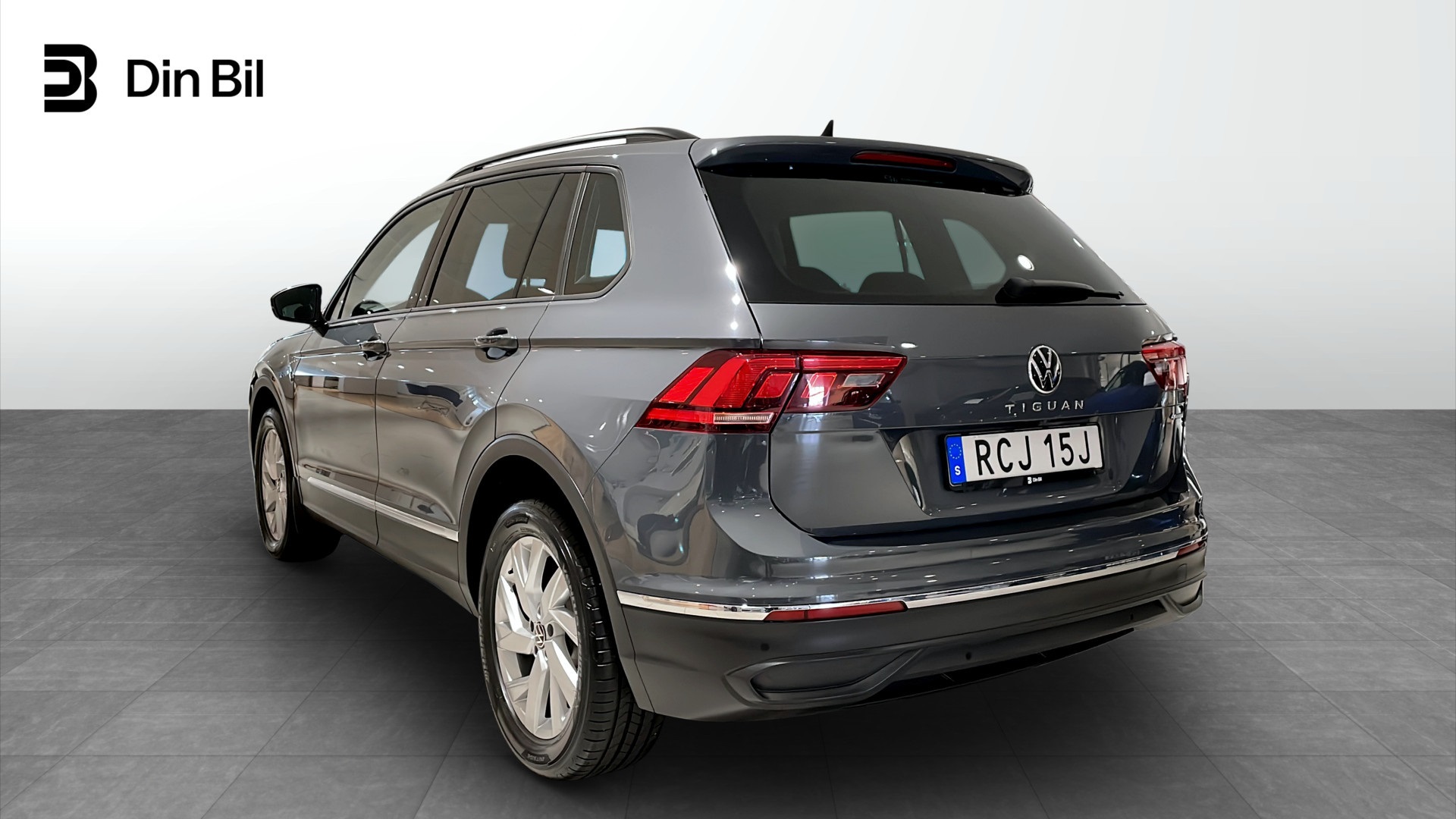 Volkswagen Tiguan RCJ15J