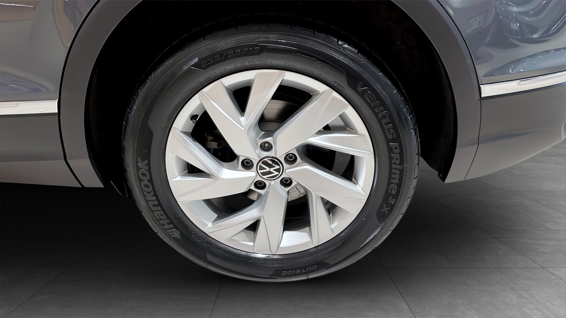 Volkswagen Tiguan RCJ15J