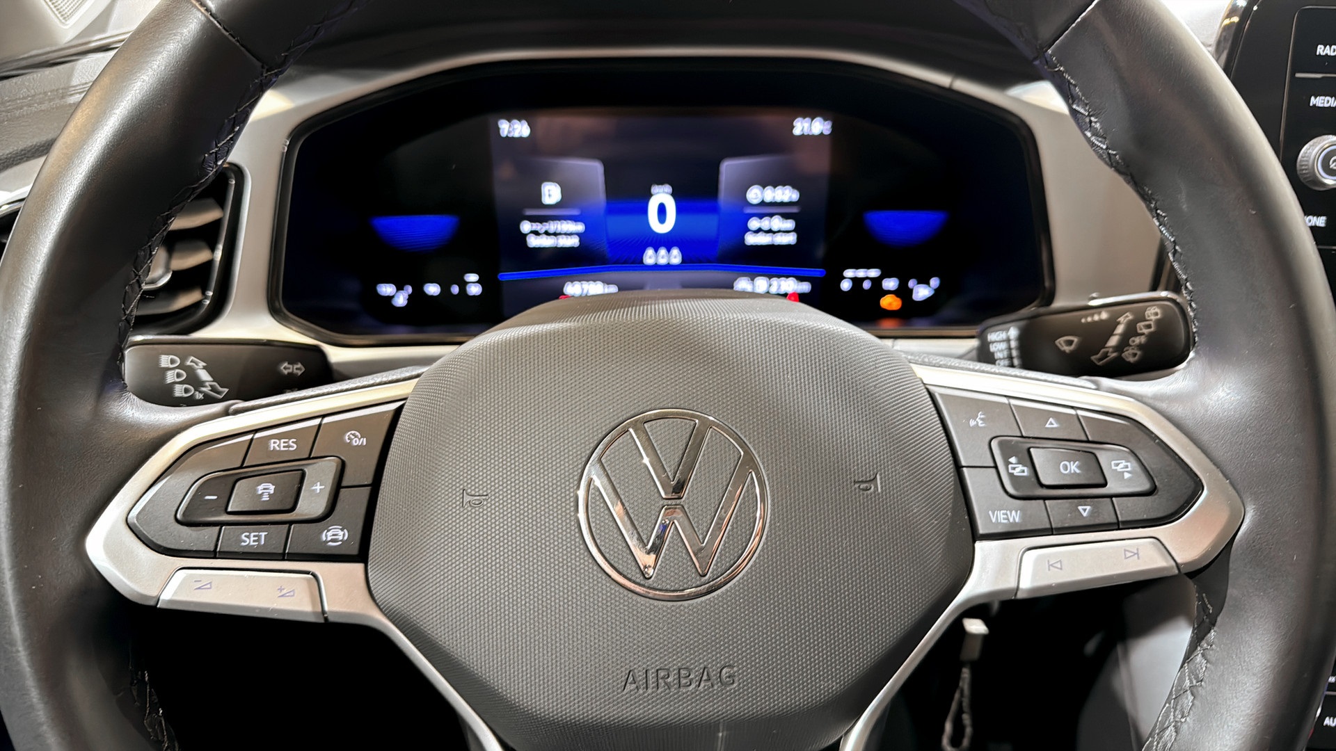 Volkswagen T-Roc RCK93G