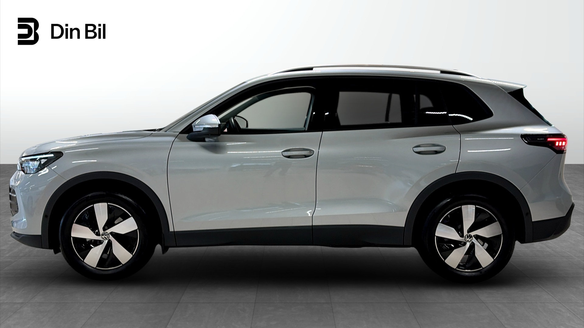 Volkswagen Tiguan RCL90U