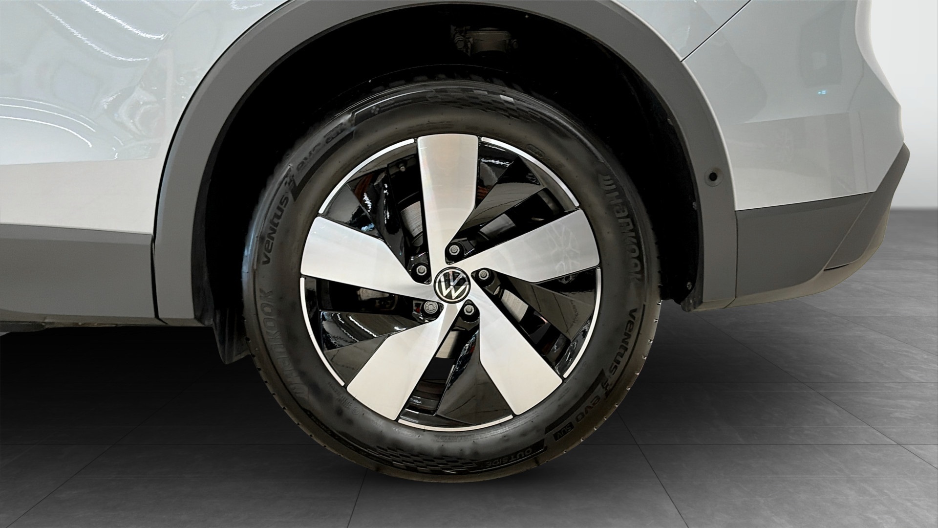 Volkswagen Tiguan RCL90U