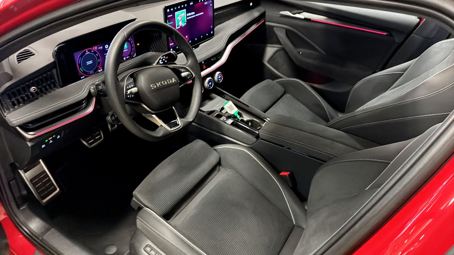 Skoda Superb RCL92B