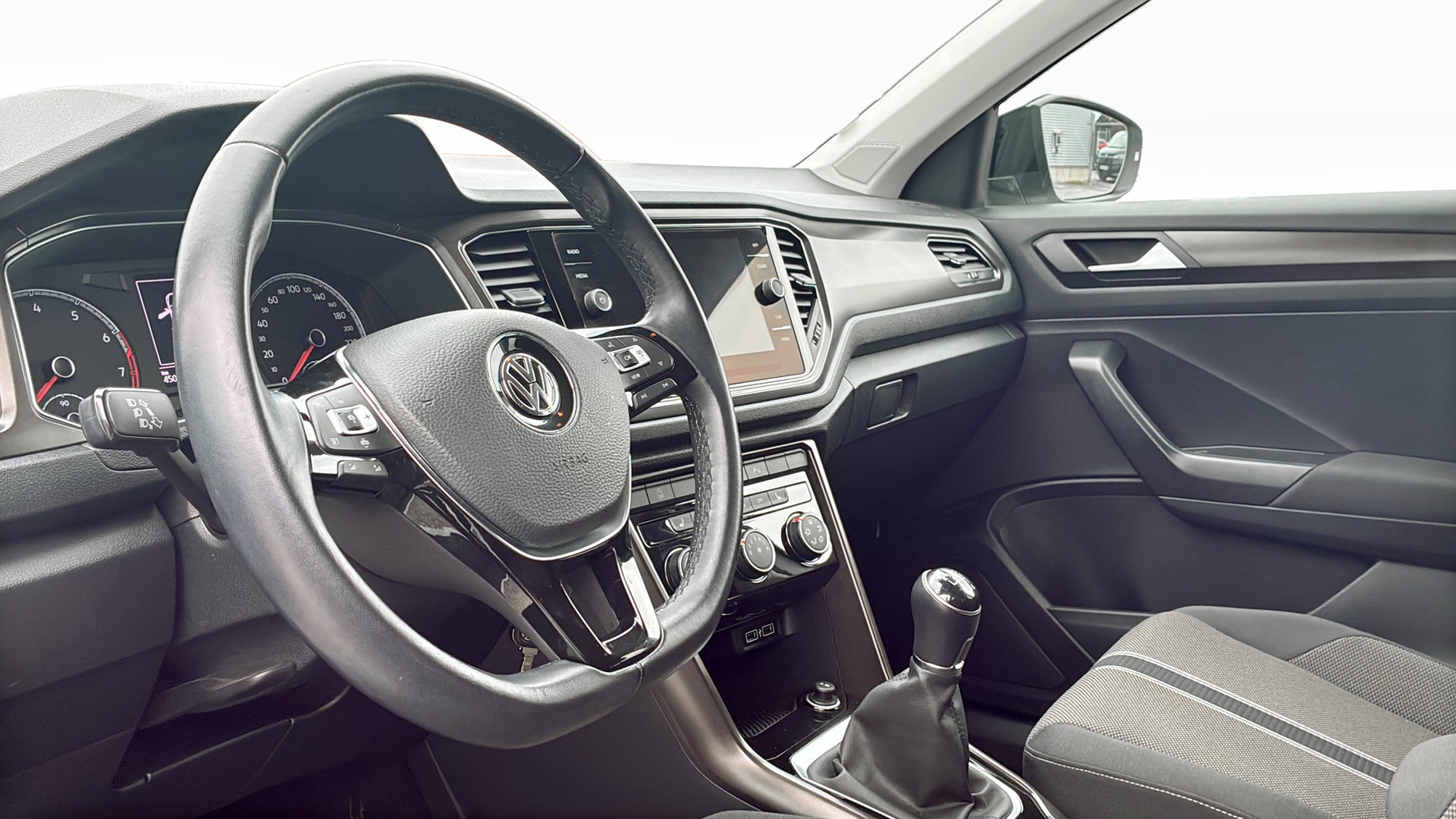 Volkswagen T-Roc RCM85M