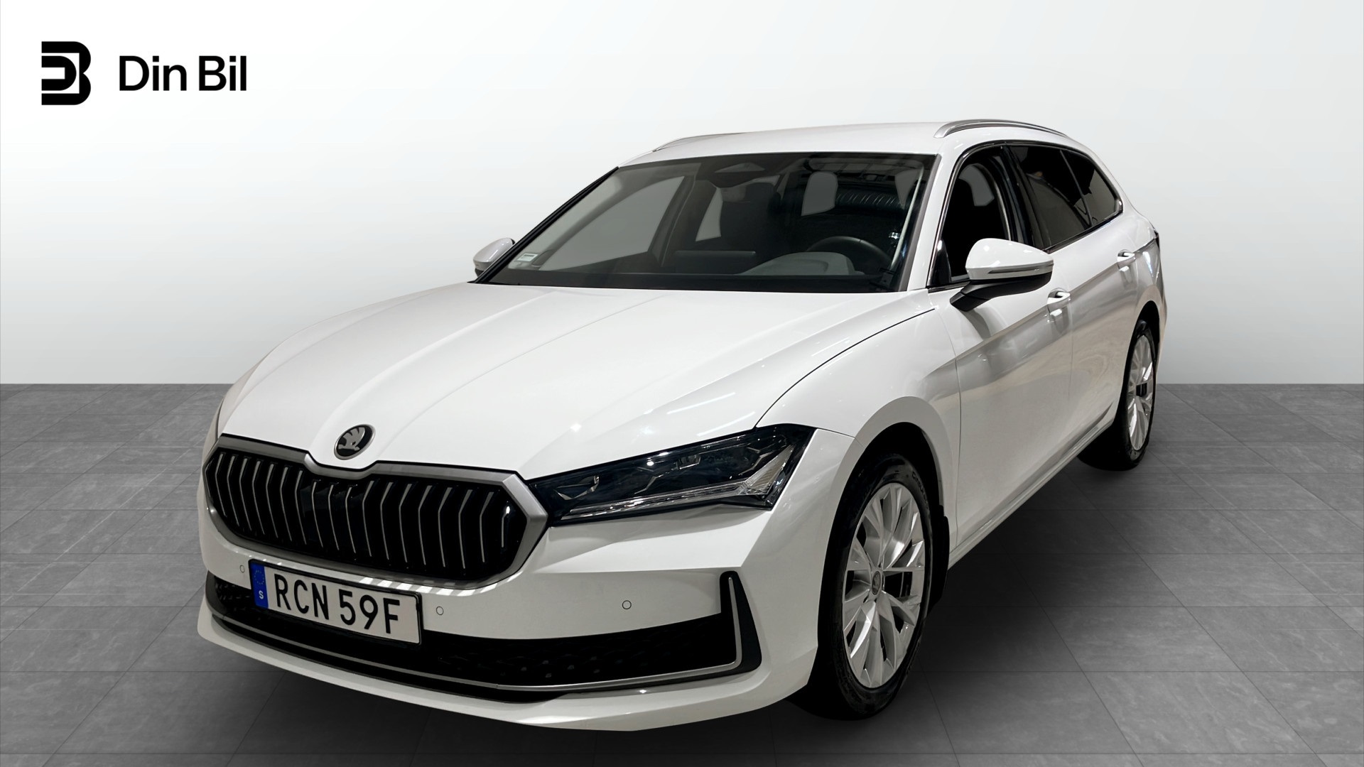 Skoda Superb Combi RCN59F