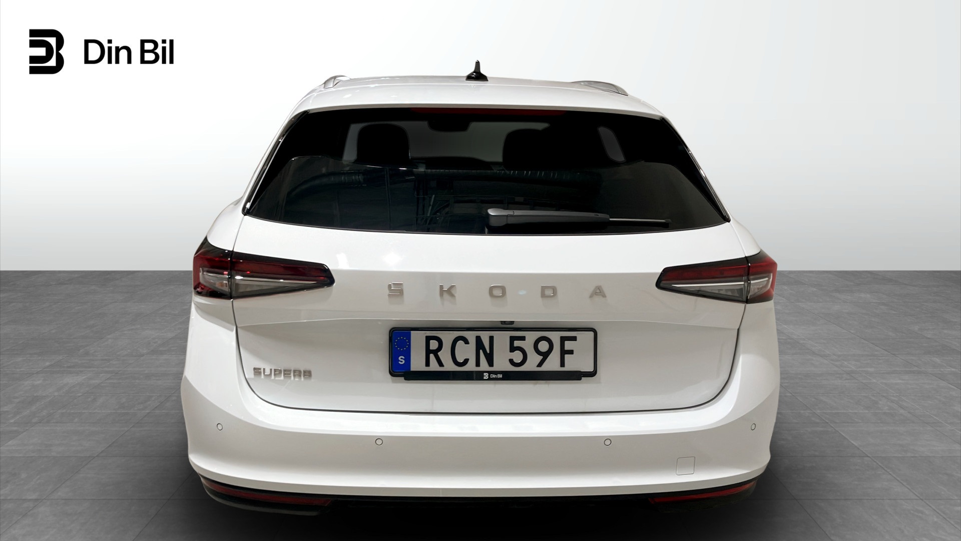 Skoda Superb Combi RCN59F