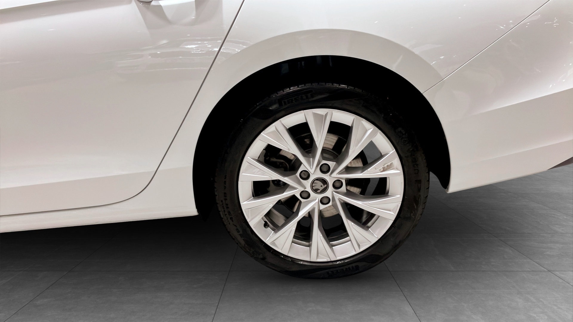 Skoda Superb Combi RCN59F