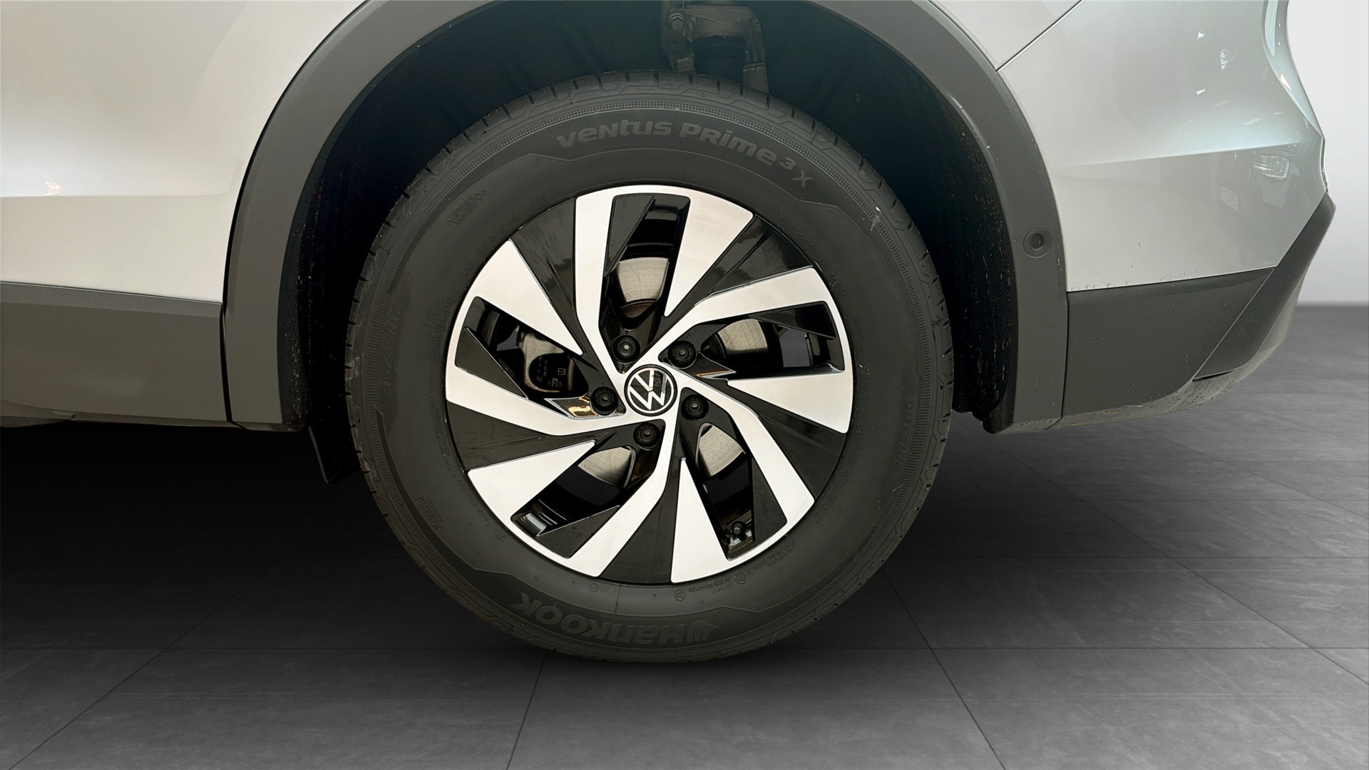 Volkswagen Tiguan RCN87B