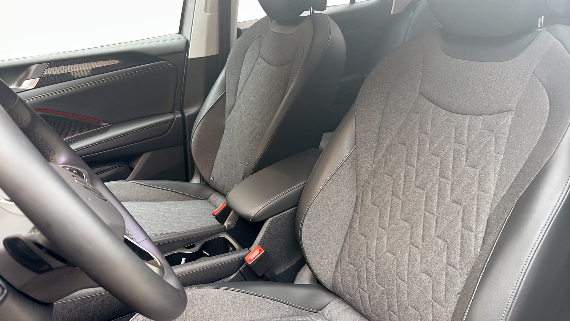 Volkswagen Tiguan RCN87B