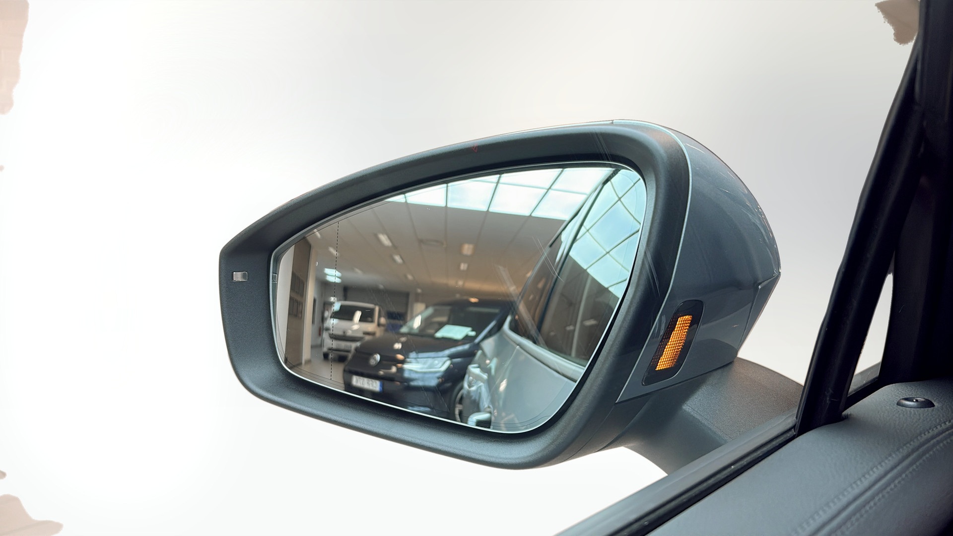Volkswagen Tiguan RCN87B