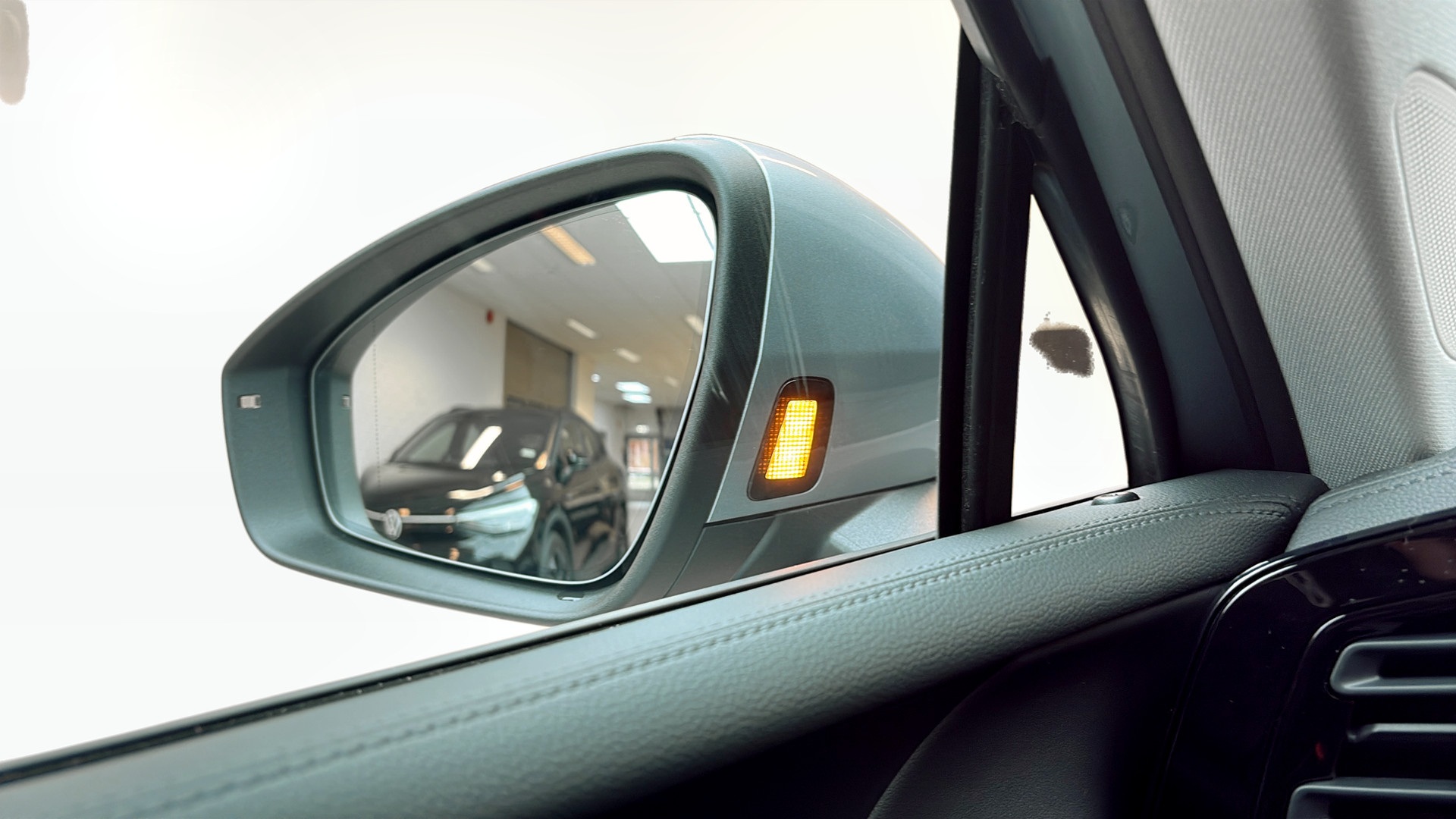 Volkswagen Tiguan RCN87M
