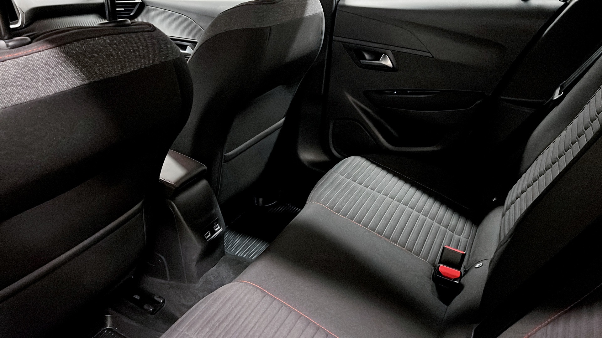 Peugeot e-208 RCR46J
