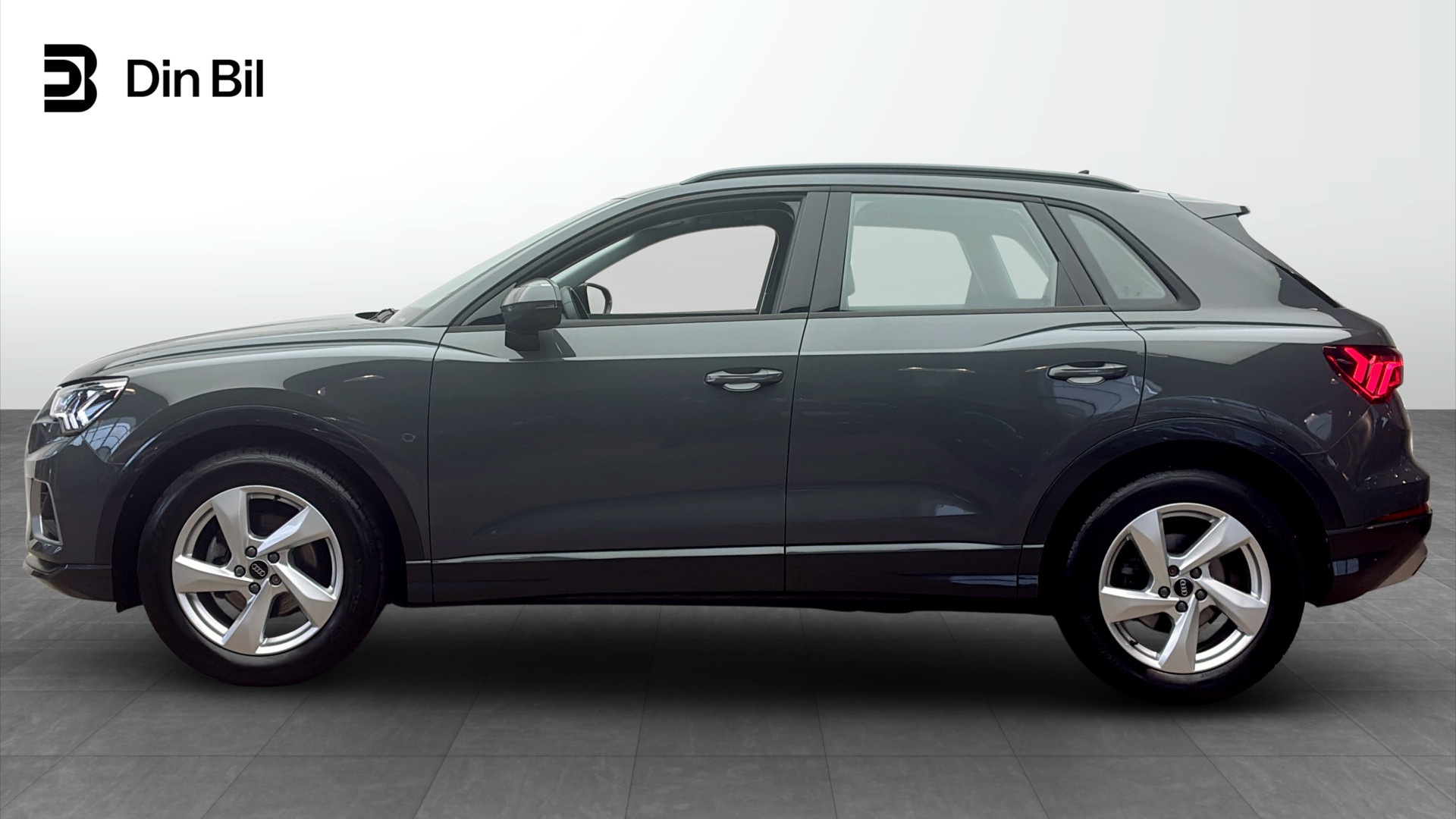 Audi Q3 RCT77G