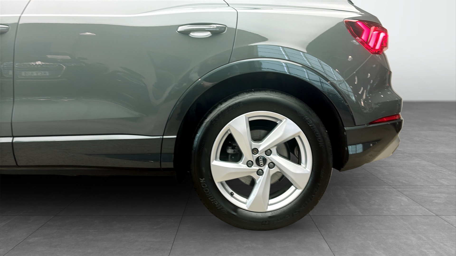 Audi Q3 RCT77G