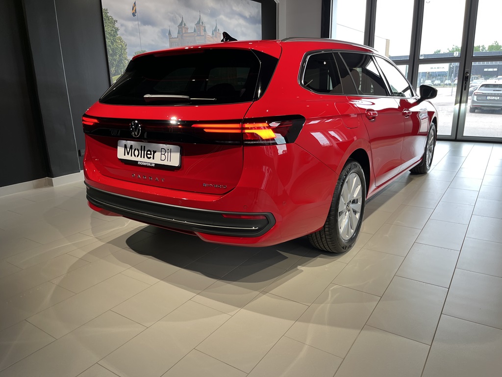 Volkswagen Passat RCU24J