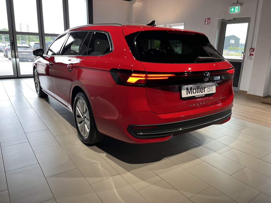Volkswagen Passat RCU24J
