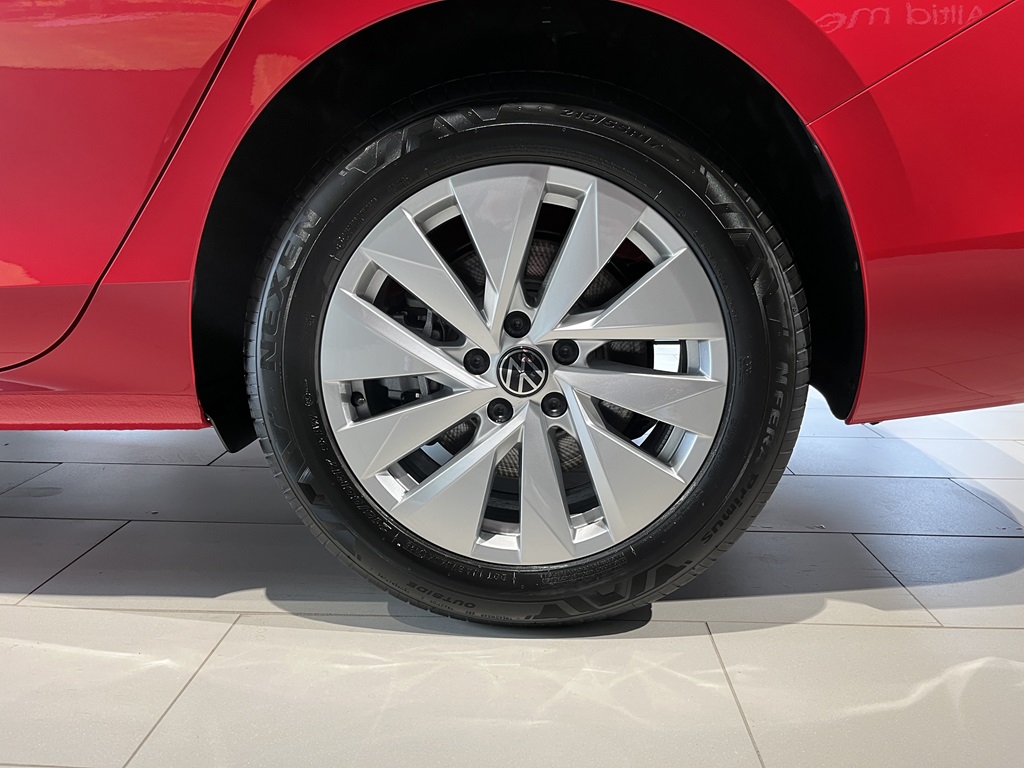 Volkswagen Passat RCU24J