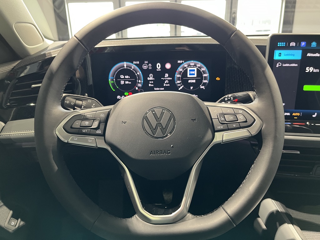Volkswagen Passat RCU24J
