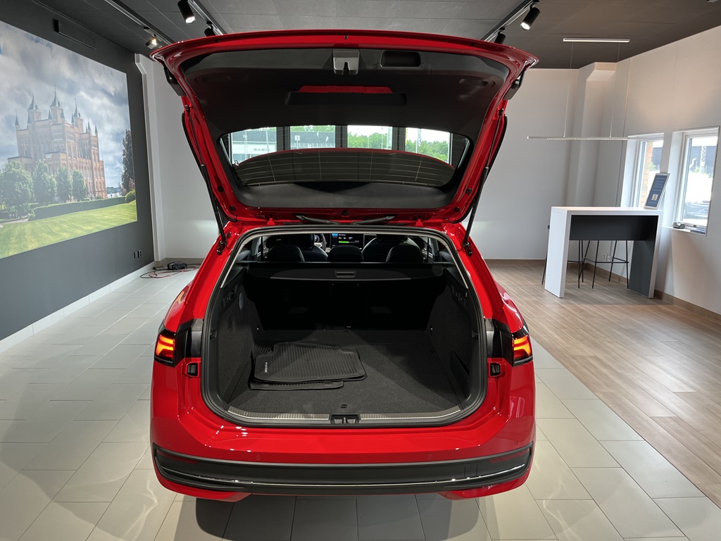 Volkswagen Passat RCU24J