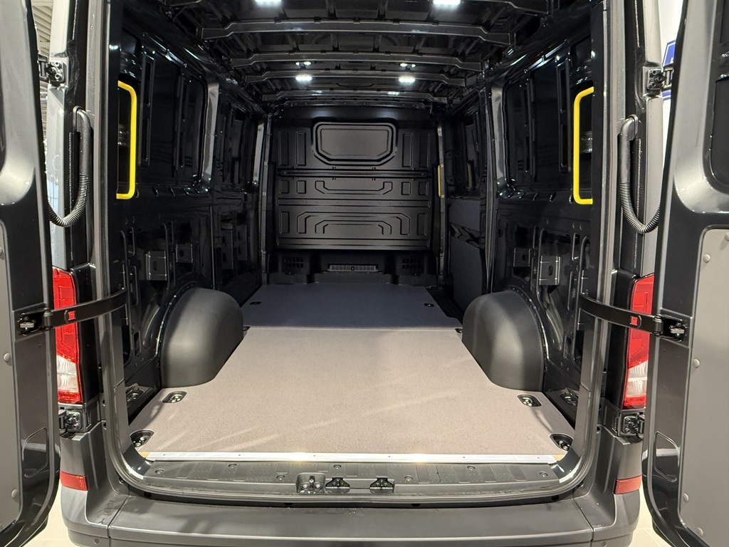 Volkswagen Crafter Skåp kort hjulbas RCU25J