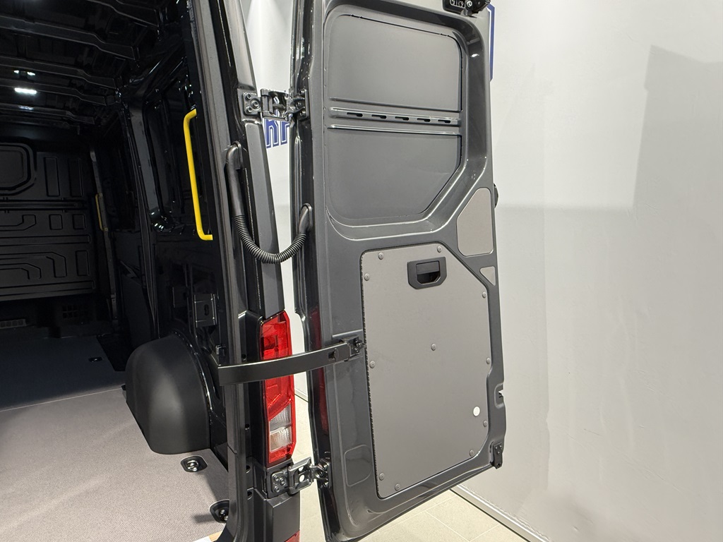 Volkswagen Crafter Skåp kort hjulbas RCU25J