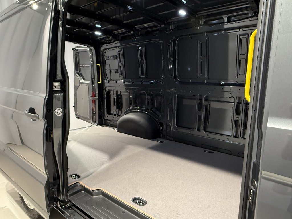 Volkswagen Crafter Skåp kort hjulbas RCU25J