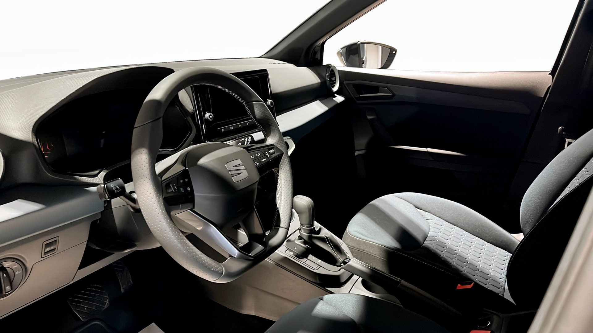 SEAT Arona RCW68U