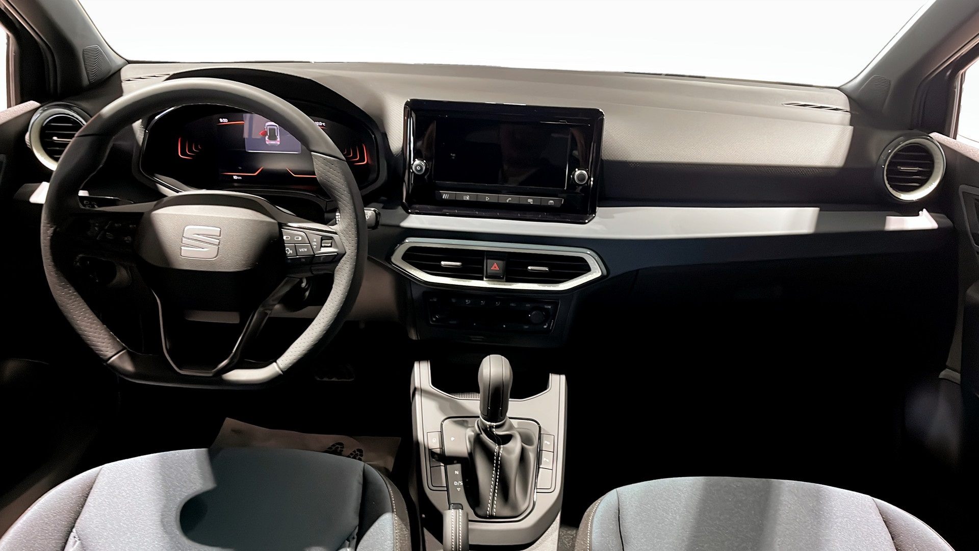 SEAT Arona RCW68U