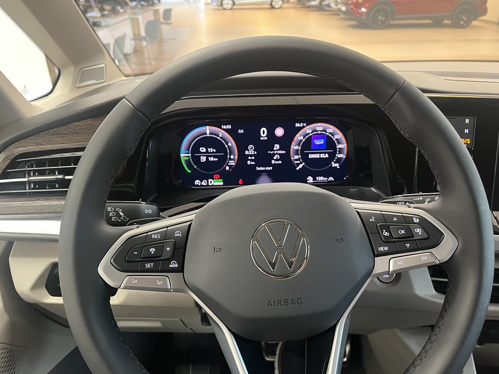Volkswagen T7 Multivan RCW87C