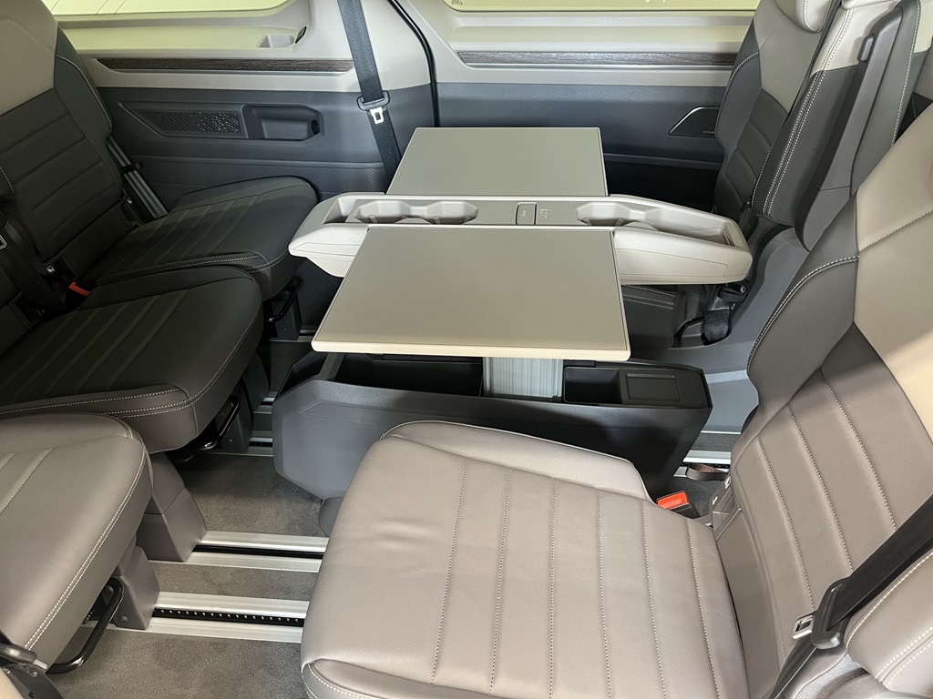 Volkswagen T7 Multivan RCW87C