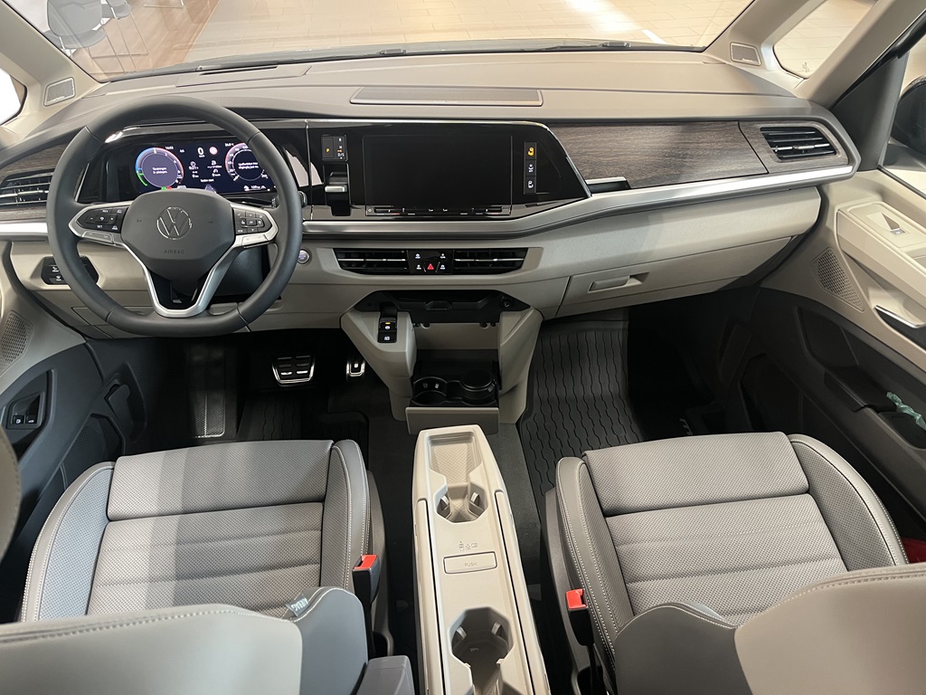 Volkswagen T7 Multivan RCW87C