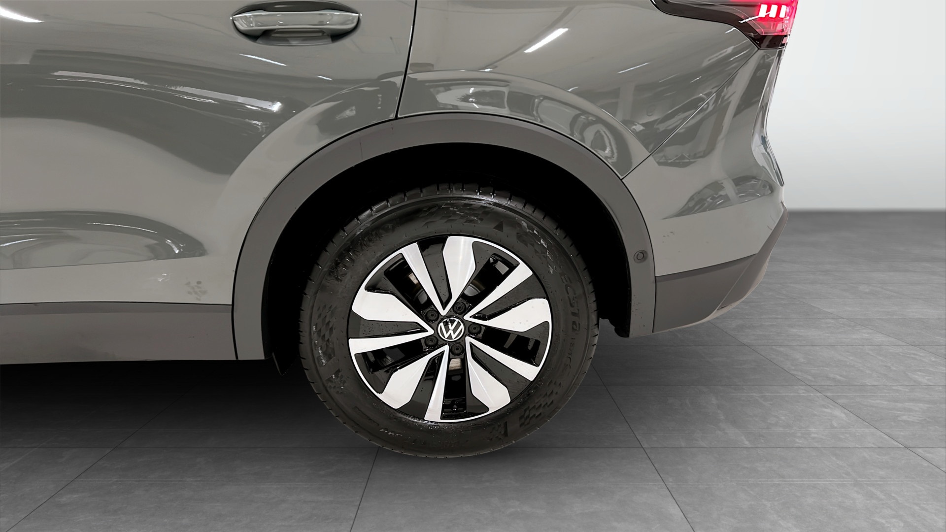Volkswagen Tiguan RCX31G
