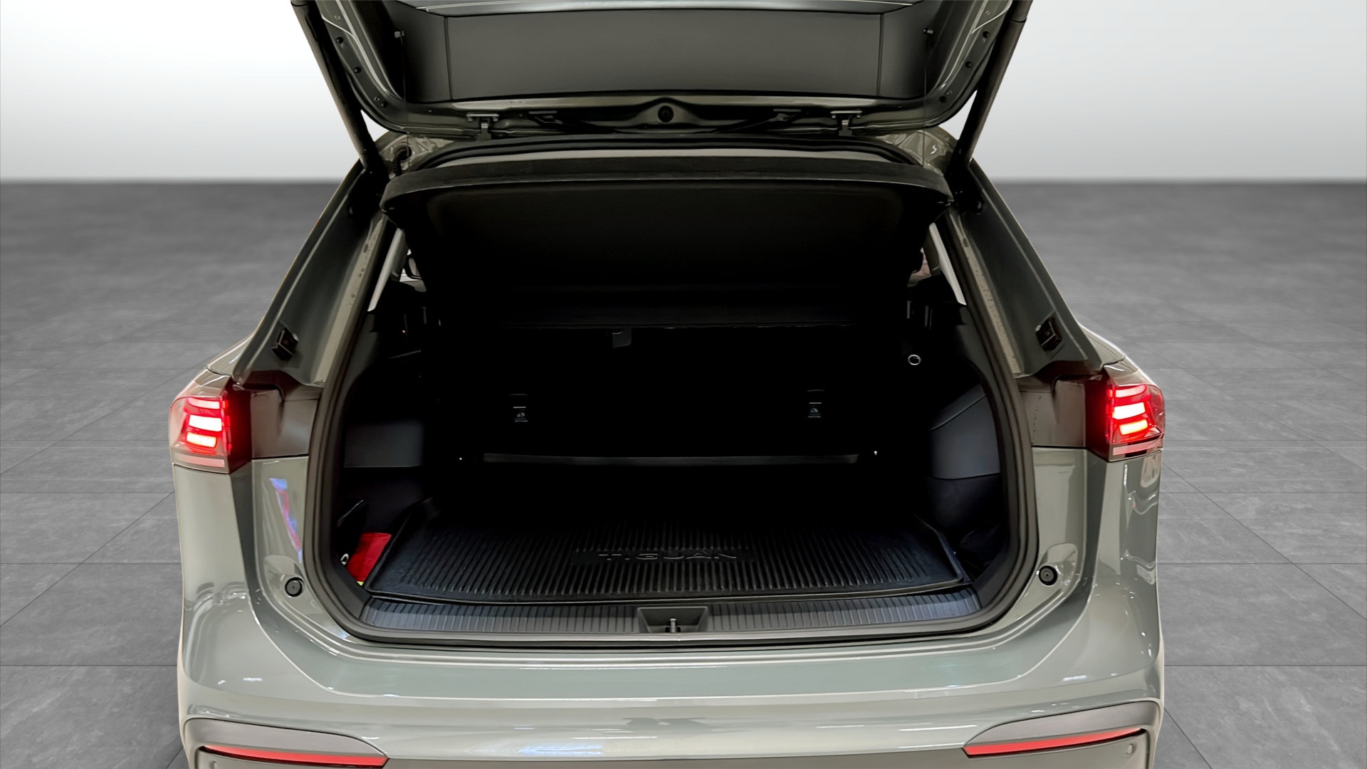Volkswagen Tiguan RCX31G